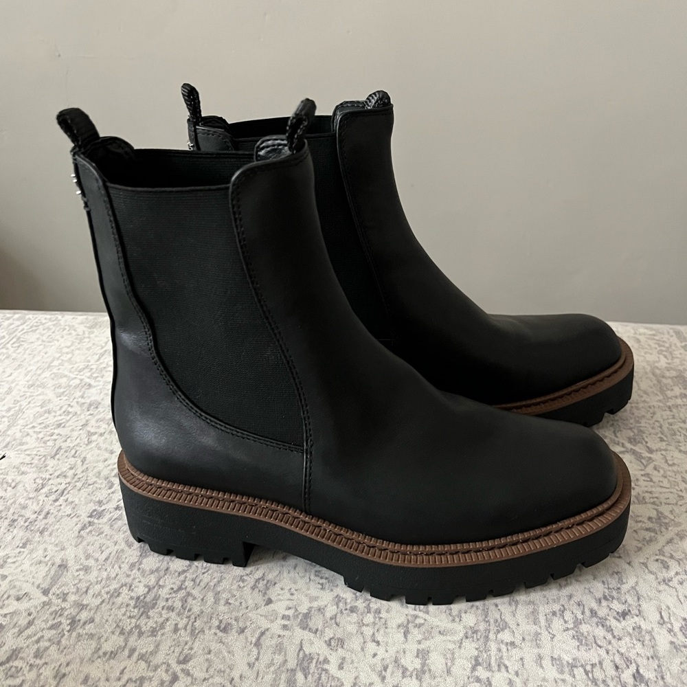 Sam Edelman Laguna Chelsea Boot - Size 8 - WORN ONCE